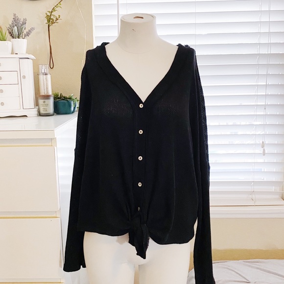 ✨NEW✨ Long sleeve button up waffle top - Picture 1 of 3